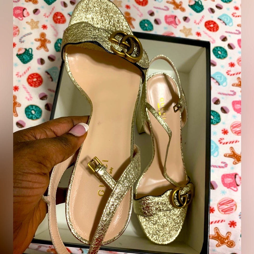 Brand new Gucci shoe comes with the box and a dust bag